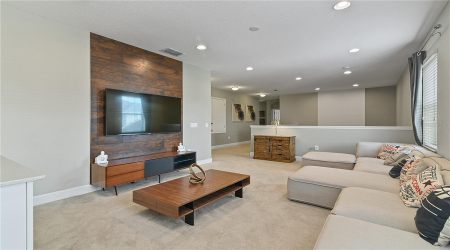 DAVENPORT, Florida 33837, 9 Bedrooms Bedrooms, ,7 BathroomsBathrooms,Residential,For Sale,OAKWOOD,0,MFRL4948746