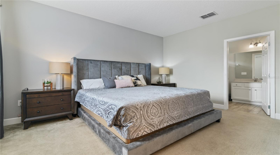 DAVENPORT, Florida 33837, 9 Bedrooms Bedrooms, ,7 BathroomsBathrooms,Residential,For Sale,OAKWOOD,0,MFRL4948746