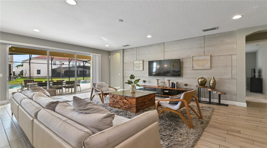 DAVENPORT, Florida 33837, 9 Bedrooms Bedrooms, ,7 BathroomsBathrooms,Residential,For Sale,OAKWOOD,0,MFRL4948746