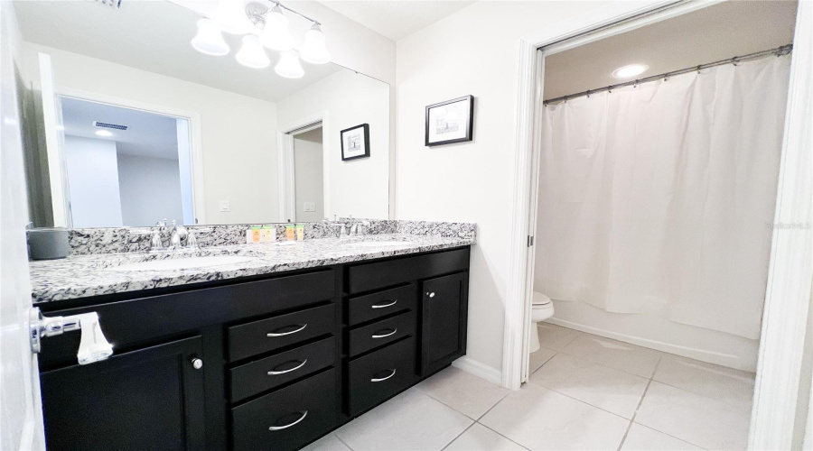 KISSIMMEE, Florida 34747, 5 Bedrooms Bedrooms, ,4 BathroomsBathrooms,Residential,For Sale,DUBAI,0,MFRO6328274