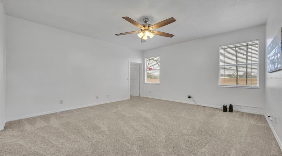 DAVENPORT, Florida 33897, 5 Bedrooms Bedrooms, ,4 BathroomsBathrooms,Residential,For Sale,TUPELO,0,MFRO6232513