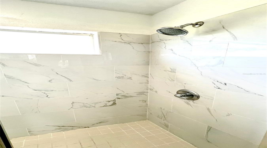 DAVENPORT, Florida 33897, 5 Bedrooms Bedrooms, ,4 BathroomsBathrooms,Residential,For Sale,TUPELO,0,MFRO6232513