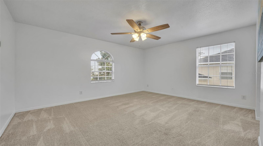 DAVENPORT, Florida 33897, 5 Bedrooms Bedrooms, ,4 BathroomsBathrooms,Residential,For Sale,TUPELO,0,MFRO6232513