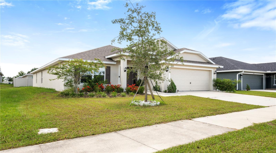 DAVENPORT, Florida 33837, 4 Bedrooms Bedrooms, ,3 BathroomsBathrooms,Residential,For Sale,DENALI,0,MFRG5099728