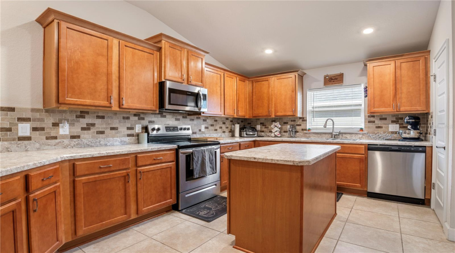 DAVENPORT, Florida 33837, 4 Bedrooms Bedrooms, ,3 BathroomsBathrooms,Residential,For Sale,DENALI,0,MFRG5099728