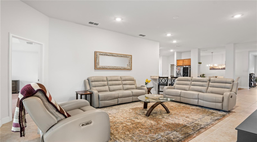 DAVENPORT, Florida 33837, 4 Bedrooms Bedrooms, ,3 BathroomsBathrooms,Residential,For Sale,DENALI,0,MFRG5099728
