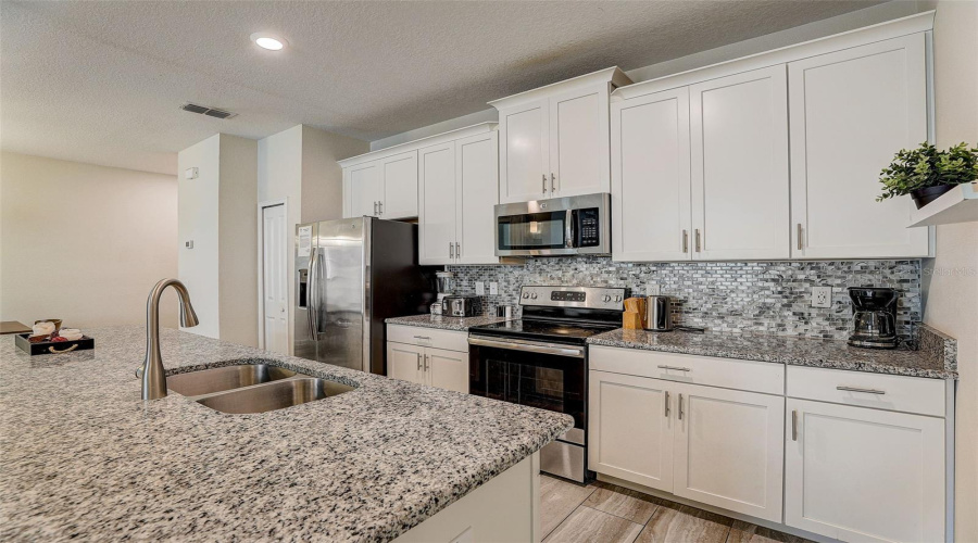 KISSIMMEE, Florida 34746, 4 Bedrooms Bedrooms, ,3 BathroomsBathrooms,Residential,For Sale,GATSBY,0,MFRO6328156