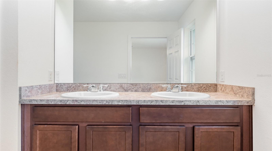 DAVENPORT, Florida 33837, 4 Bedrooms Bedrooms, ,3 BathroomsBathrooms,Residential,For Sale,PRIMROSE,0,MFRTB8408878