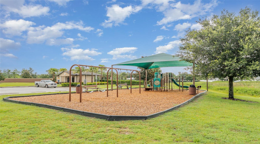 DAVENPORT, Florida 33837, 4 Bedrooms Bedrooms, ,3 BathroomsBathrooms,Residential,For Sale,PRIMROSE,0,MFRTB8408878