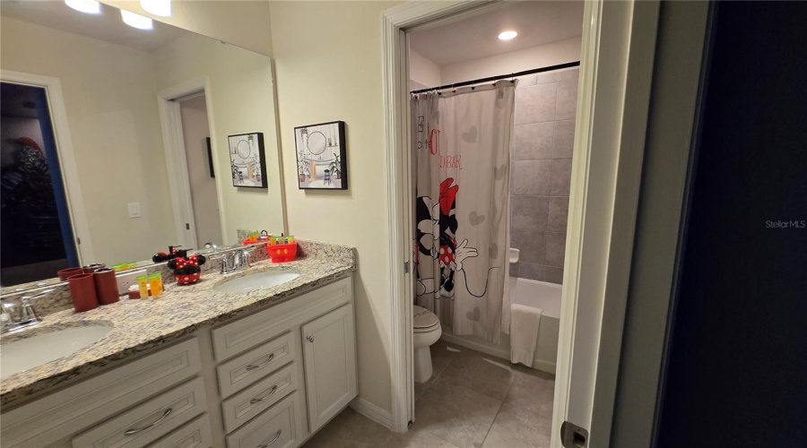 DAVENPORT, Florida 33897, 5 Bedrooms Bedrooms, ,4 BathroomsBathrooms,Residential,For Sale,LANA,0,MFRO6328460