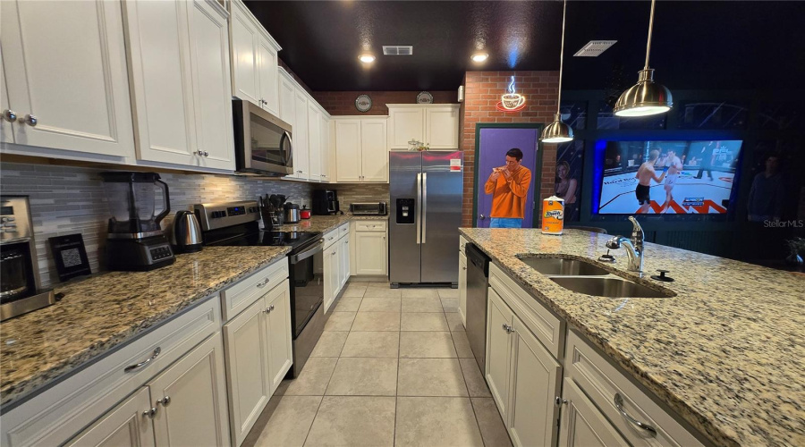 DAVENPORT, Florida 33897, 5 Bedrooms Bedrooms, ,4 BathroomsBathrooms,Residential,For Sale,LANA,0,MFRO6328460