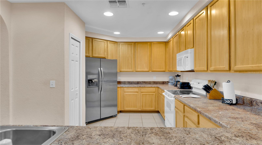 KISSIMMEE, Florida 34747, 2 Bedrooms Bedrooms, ,2 BathroomsBathrooms,Residential,For Sale,PIRATES RETREAT,0,MFRO6328494