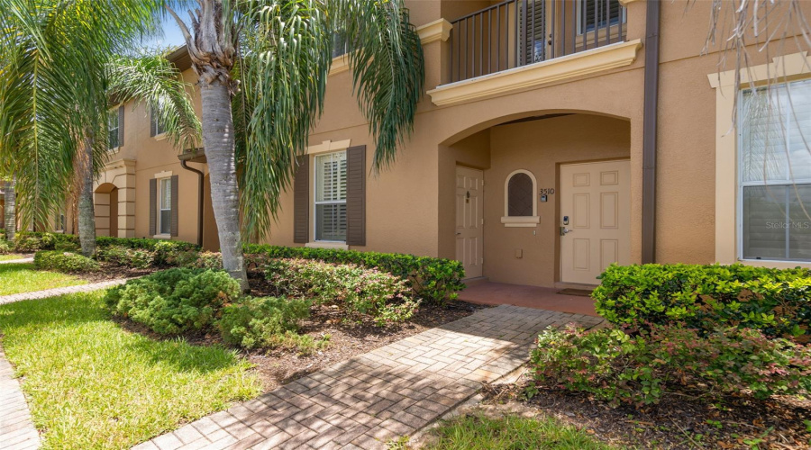 DAVENPORT, Florida 33897, 3 Bedrooms Bedrooms, ,2 BathroomsBathrooms,Residential,For Sale,CALABRIA,0,MFRO6328174