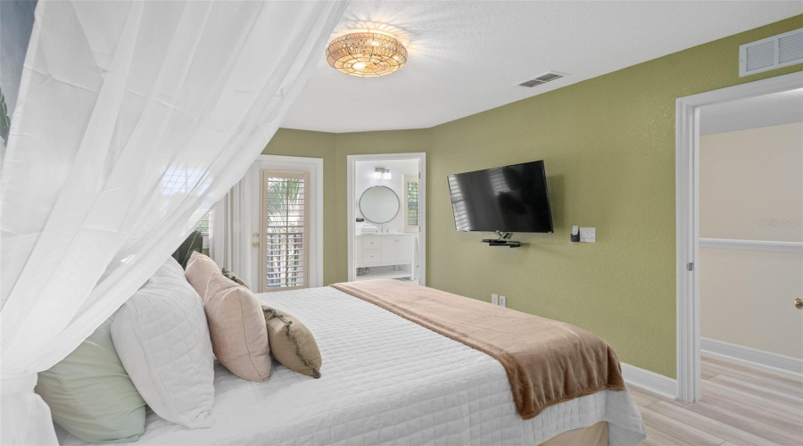 DAVENPORT, Florida 33897, 3 Bedrooms Bedrooms, ,2 BathroomsBathrooms,Residential,For Sale,CALABRIA,0,MFRO6328174