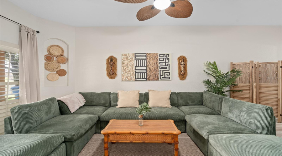 DAVENPORT, Florida 33897, 3 Bedrooms Bedrooms, ,2 BathroomsBathrooms,Residential,For Sale,CALABRIA,0,MFRO6328174