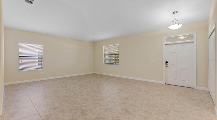 DAVENPORT, Florida 33896, 4 Bedrooms Bedrooms, ,3 BathroomsBathrooms,Residential,For Sale,PALMETTO DUNES,0,MFRO6293104