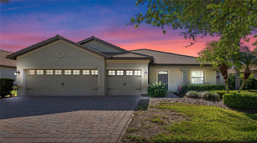 DAVENPORT, Florida 33896, 4 Bedrooms Bedrooms, ,3 BathroomsBathrooms,Residential,For Sale,PALMETTO DUNES,0,MFRO6293104