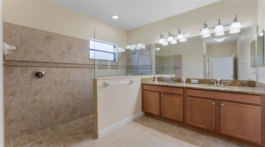DAVENPORT, Florida 33896, 4 Bedrooms Bedrooms, ,3 BathroomsBathrooms,Residential,For Sale,PALMETTO DUNES,0,MFRO6293104