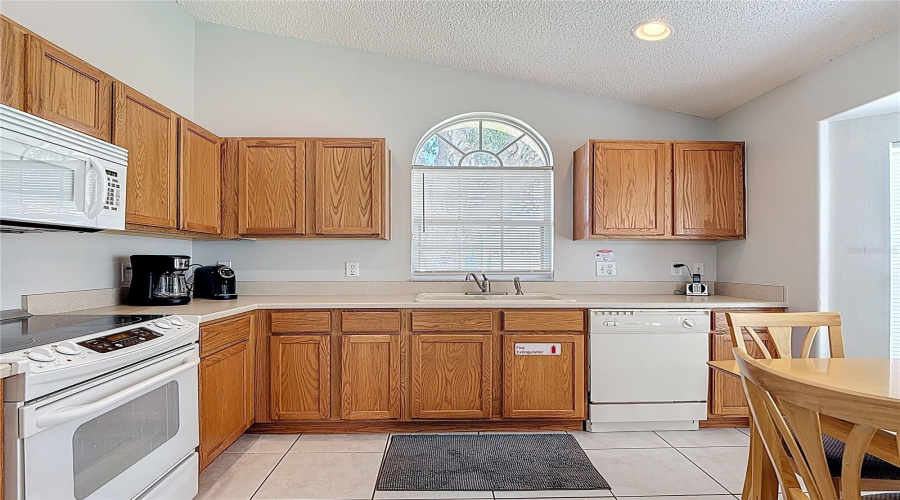 KISSIMMEE, Florida 34747, 4 Bedrooms Bedrooms, ,3 BathroomsBathrooms,Residential,For Sale,ONEIDA,0,MFRO6328417