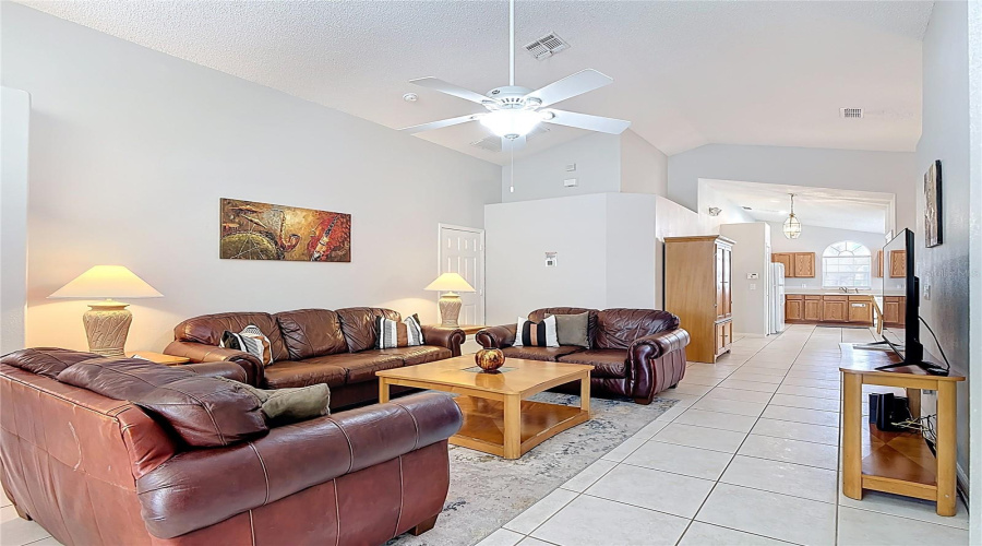 KISSIMMEE, Florida 34747, 4 Bedrooms Bedrooms, ,3 BathroomsBathrooms,Residential,For Sale,ONEIDA,0,MFRO6328417