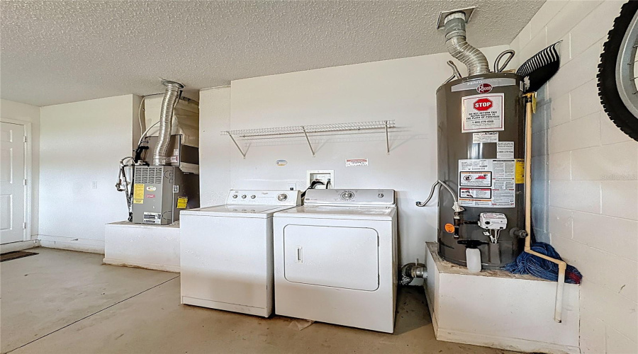 KISSIMMEE, Florida 34747, 4 Bedrooms Bedrooms, ,3 BathroomsBathrooms,Residential,For Sale,ONEIDA,0,MFRO6328417