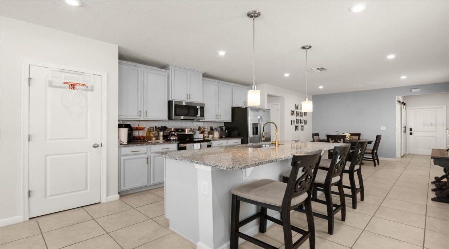DAVENPORT, Florida 33837, 3 Bedrooms Bedrooms, ,2 BathroomsBathrooms,Residential,For Sale,EUCALYPTUS,0,MFRO6296888