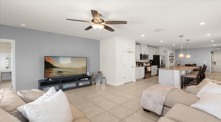 DAVENPORT, Florida 33837, 3 Bedrooms Bedrooms, ,2 BathroomsBathrooms,Residential,For Sale,EUCALYPTUS,0,MFRO6296888