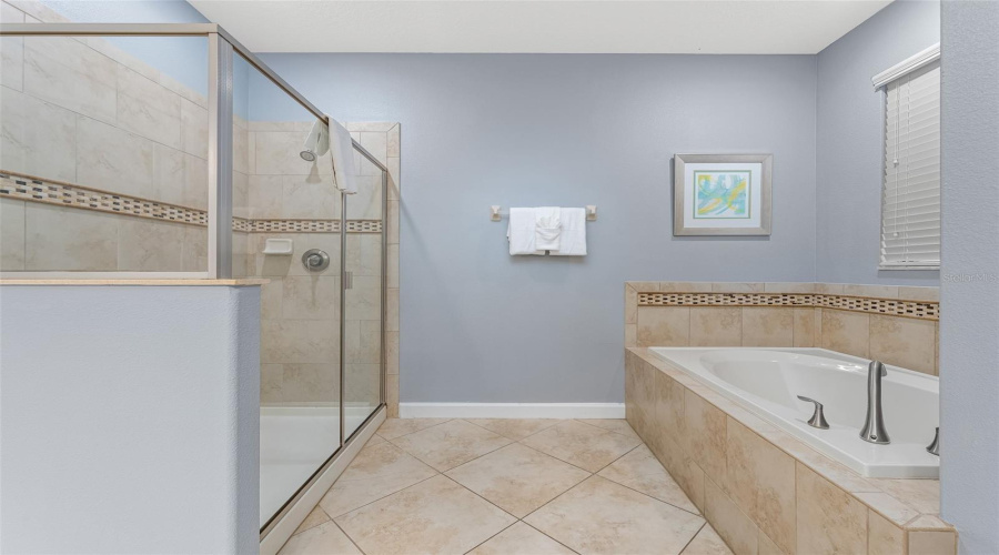 DAVENPORT, Florida 33896, 8 Bedrooms Bedrooms, ,5 BathroomsBathrooms,Residential,For Sale,WEDGE,0,MFRS5131100