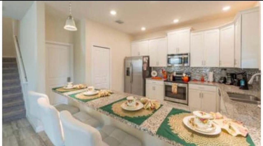 DAVENPORT, Florida 33896, 6 Bedrooms Bedrooms, ,6 BathroomsBathrooms,Residential,For Sale,ROLLING FAIRWAY,0,MFRO6328702
