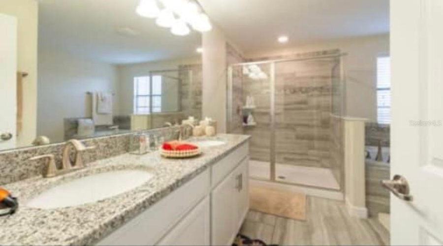 DAVENPORT, Florida 33896, 6 Bedrooms Bedrooms, ,6 BathroomsBathrooms,Residential,For Sale,ROLLING FAIRWAY,0,MFRO6328702