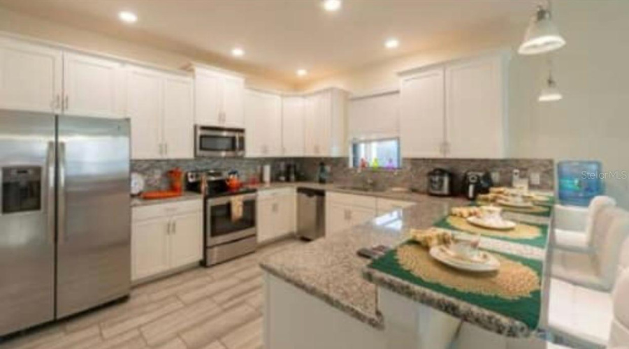 DAVENPORT, Florida 33896, 6 Bedrooms Bedrooms, ,6 BathroomsBathrooms,Residential,For Sale,ROLLING FAIRWAY,0,MFRO6328702