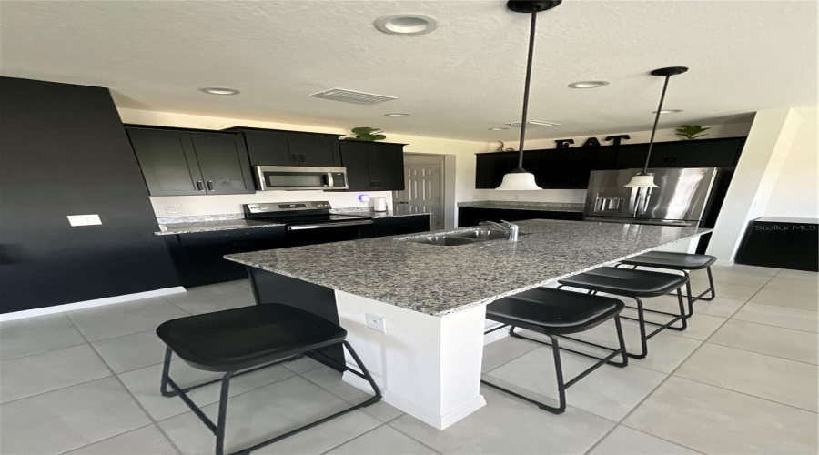 DAVENPORT, Florida 33837, 4 Bedrooms Bedrooms, ,2 BathroomsBathrooms,Residential,For Sale,SCRUB OAK HAMMOCK,0,MFRG5099808