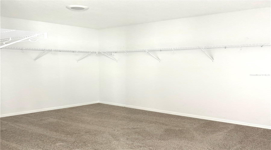 DAVENPORT, Florida 33896, 3 Bedrooms Bedrooms, ,2 BathroomsBathrooms,Residential,For Sale,ABERDEEN,0,MFRO6328815