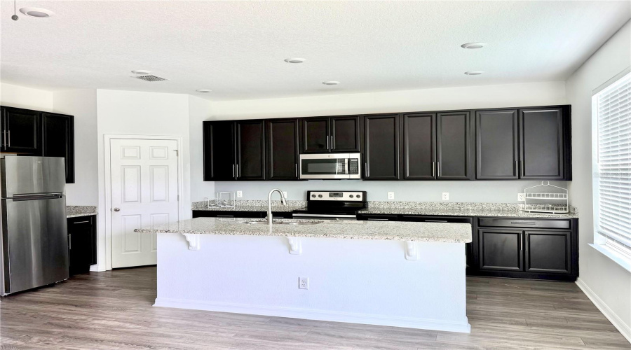 DAVENPORT, Florida 33896, 3 Bedrooms Bedrooms, ,2 BathroomsBathrooms,Residential,For Sale,ABERDEEN,0,MFRO6328815