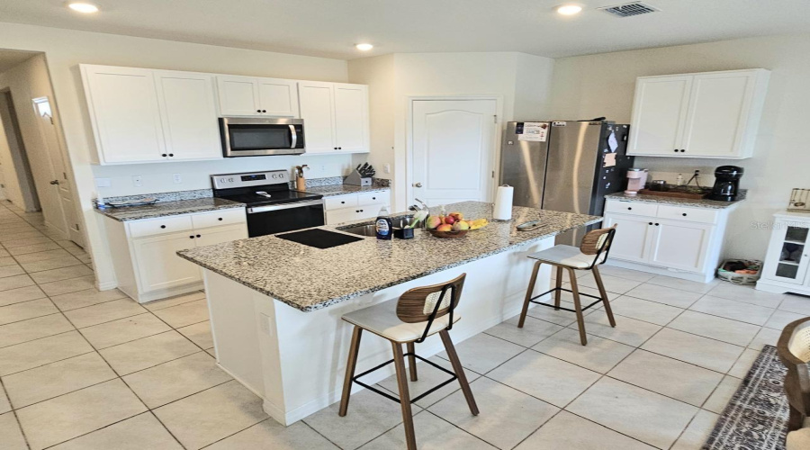 DAVENPORT, Florida 33837, 4 Bedrooms Bedrooms, ,2 BathroomsBathrooms,Residential,For Sale,CASCADES,0,MFRO6328839