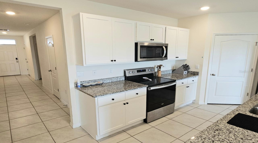 DAVENPORT, Florida 33837, 4 Bedrooms Bedrooms, ,2 BathroomsBathrooms,Residential,For Sale,CASCADES,0,MFRO6328839