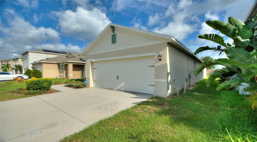DAVENPORT, Florida 33837, 3 Bedrooms Bedrooms, ,2 BathroomsBathrooms,Residential,For Sale,EAGLEVIEW,0,MFRP4935593