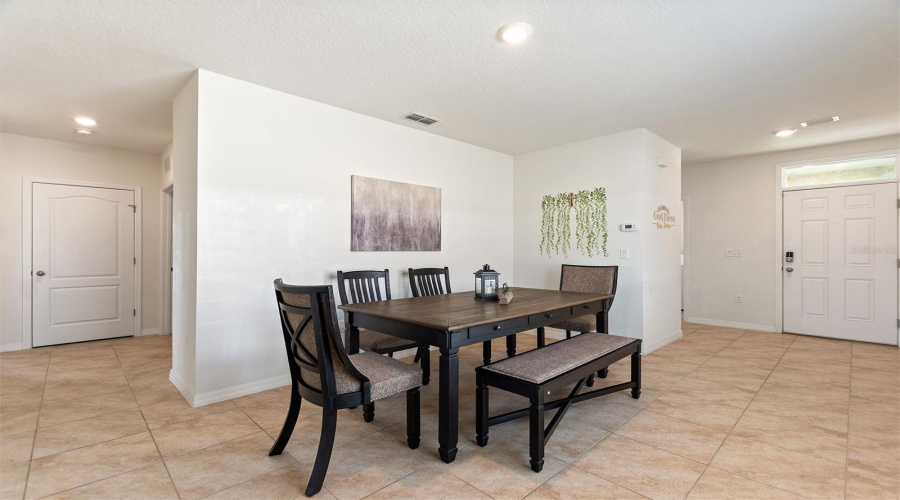 DAVENPORT, Florida 33837, 3 Bedrooms Bedrooms, ,2 BathroomsBathrooms,Residential,For Sale,EAGLEVIEW,0,MFRP4935593