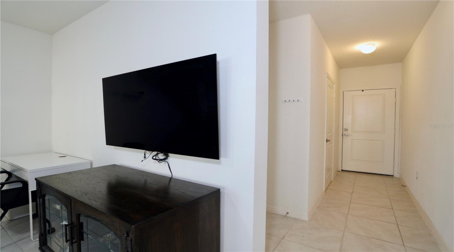 entrancing to living room