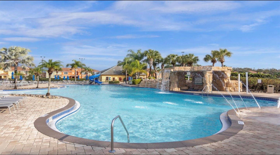 KISSIMMEE, Florida 34747, 4 Bedrooms Bedrooms, ,3 BathroomsBathrooms,Residential,For Sale,BANANA PALM,0,MFRO6326328