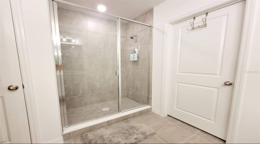 DAVENPORT, Florida 33896, 5 Bedrooms Bedrooms, ,4 BathroomsBathrooms,Residential,For Sale,DERWENT,0,MFRO6270251