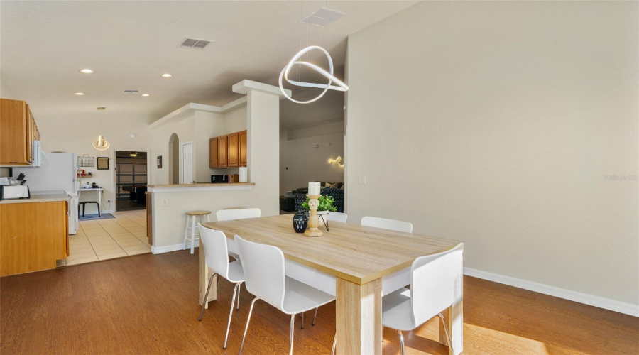 Dining room table room