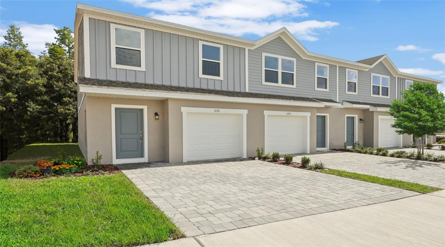 DAVENPORT, Florida 33897, 3 Bedrooms Bedrooms, ,2 BathroomsBathrooms,Residential,For Sale,FAN PALM,0,MFRO6329449