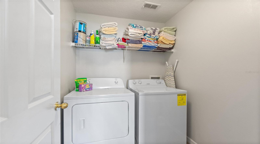 DAVENPORT, Florida 33897, 5 Bedrooms Bedrooms, ,4 BathroomsBathrooms,Residential,For Sale,SOLANA,0,MFRO6328136