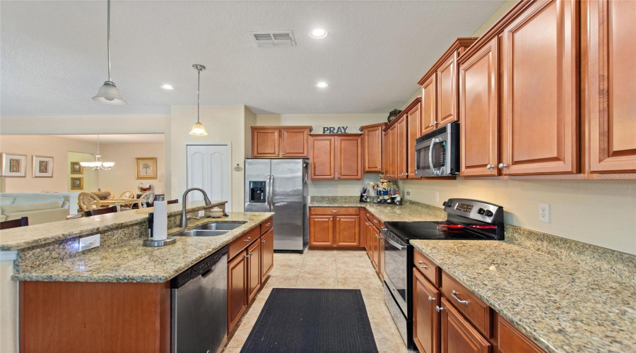 DAVENPORT, Florida 33896, 3 Bedrooms Bedrooms, ,3 BathroomsBathrooms,Residential,For Sale,PALMETTO DUNES,0,MFRS5131315