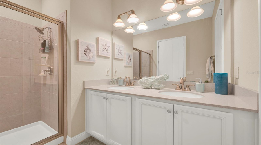 KISSIMMEE, Florida 34747, 3 Bedrooms Bedrooms, ,3 BathroomsBathrooms,Residential,For Sale,SHAKER,0,MFRO6329268
