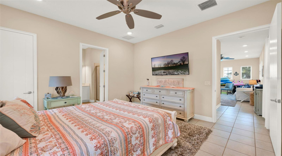 KISSIMMEE, Florida 34747, 3 Bedrooms Bedrooms, ,3 BathroomsBathrooms,Residential,For Sale,SHAKER,0,MFRO6329268