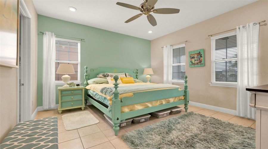 KISSIMMEE, Florida 34747, 3 Bedrooms Bedrooms, ,3 BathroomsBathrooms,Residential,For Sale,SHAKER,0,MFRO6329268