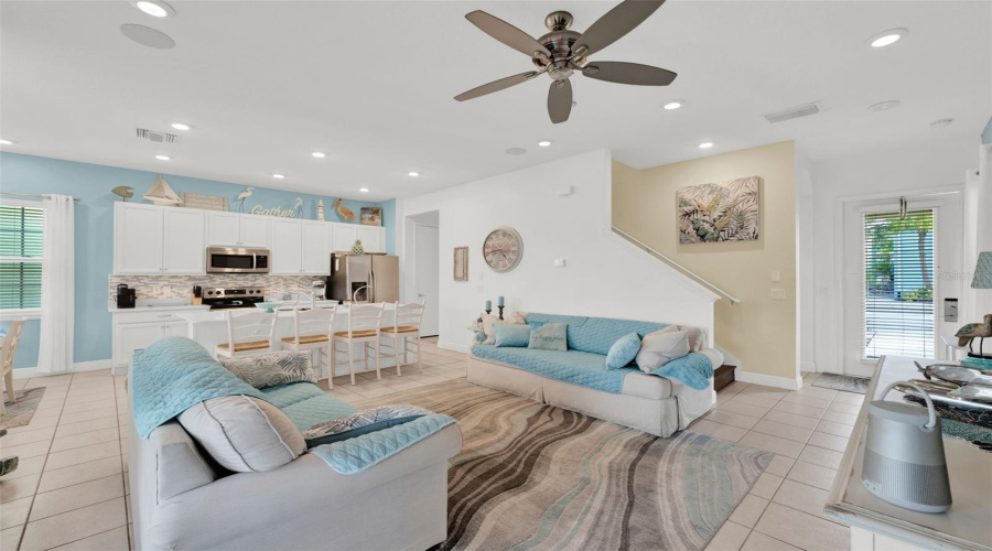 KISSIMMEE, Florida 34747, 3 Bedrooms Bedrooms, ,3 BathroomsBathrooms,Residential,For Sale,SHAKER,0,MFRO6329268
