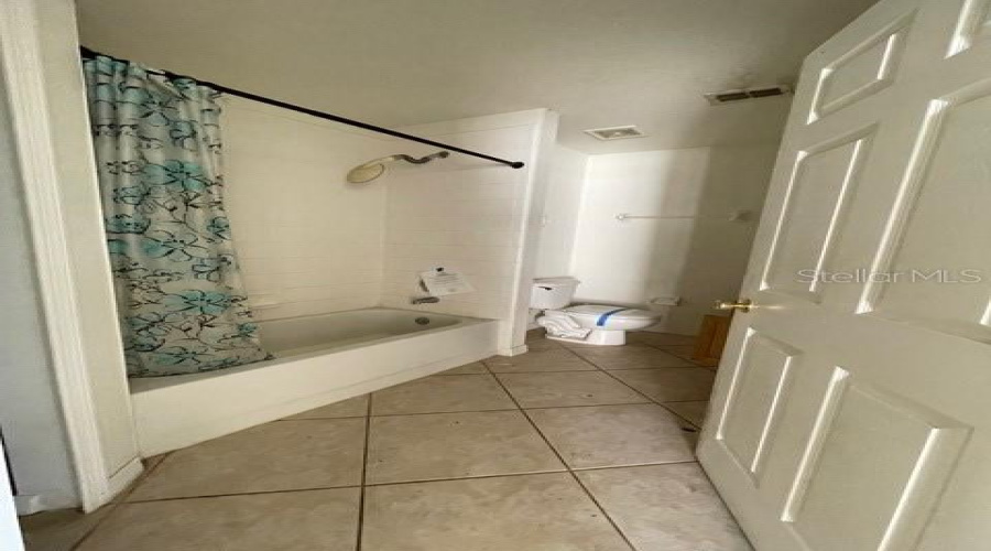 DAVENPORT, Florida 33896, 4 Bedrooms Bedrooms, ,2 BathroomsBathrooms,Residential,For Sale,CELLO,0,MFRO6329198